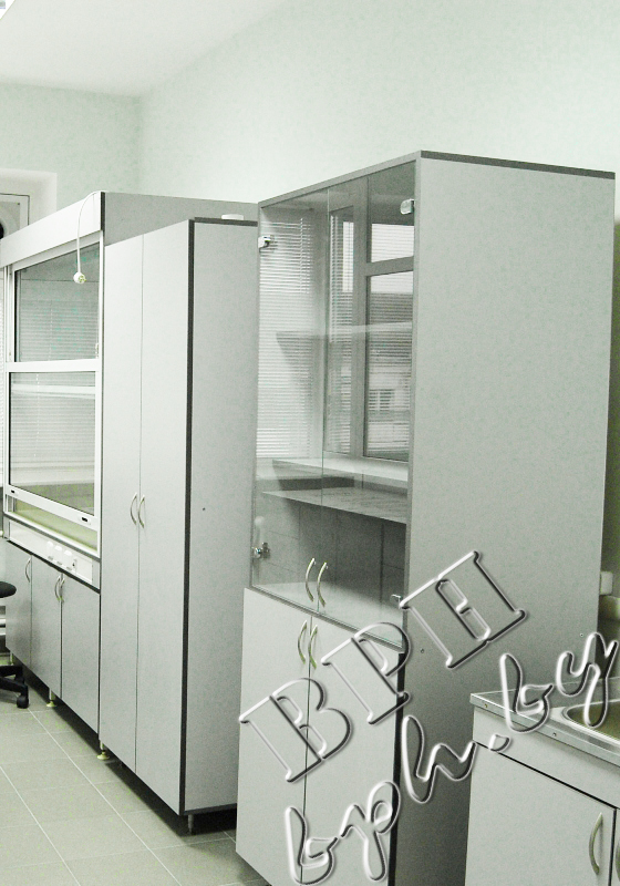 Шкаф витрина