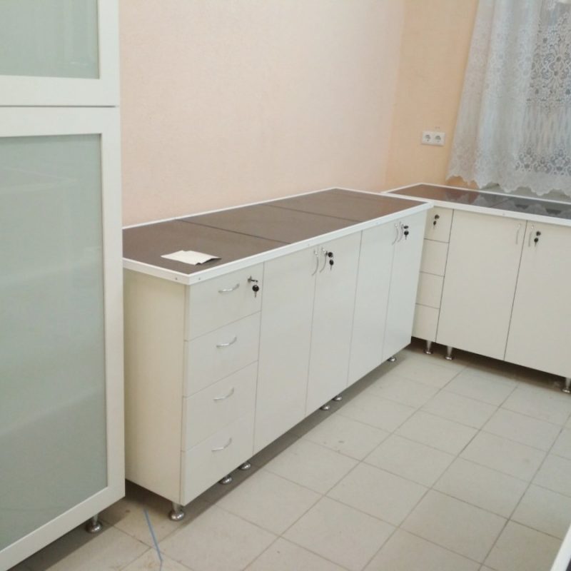 Столы-тумбы лабораторные
